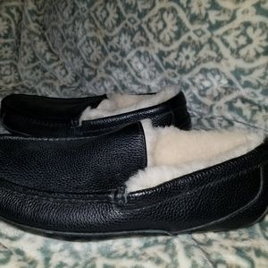 UGG Ascot Slippers Leather Size 8